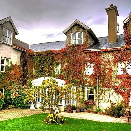 Kilcooly's Hotel *