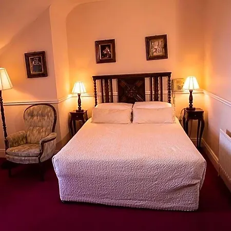 Kilcooly's Hotel