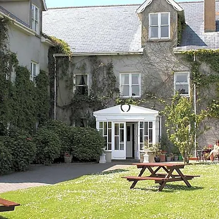 Kilcooly's Hotel *